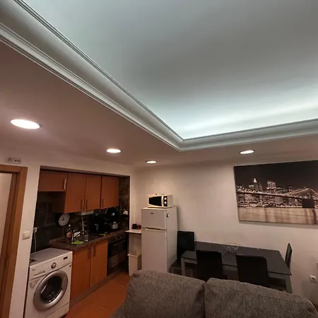 Apartamento Estudio Que Compoe Se Por Uma Peca Com Cozinha Integrada Um Banheiro *
